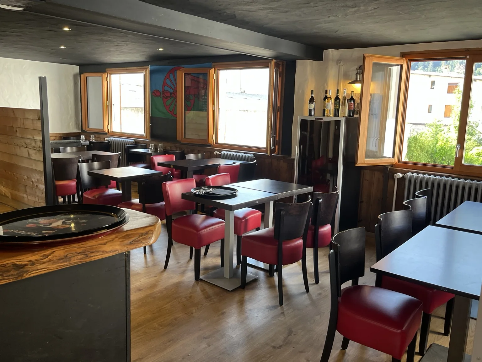 Salle intérieure du restaurant
